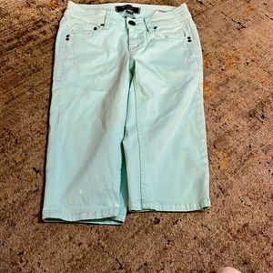 Light green Tommy Bahama capris.